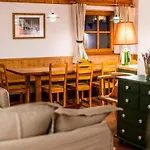 Family Hideout Apartmán